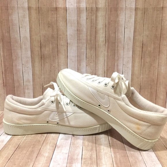 tretorn vintage white